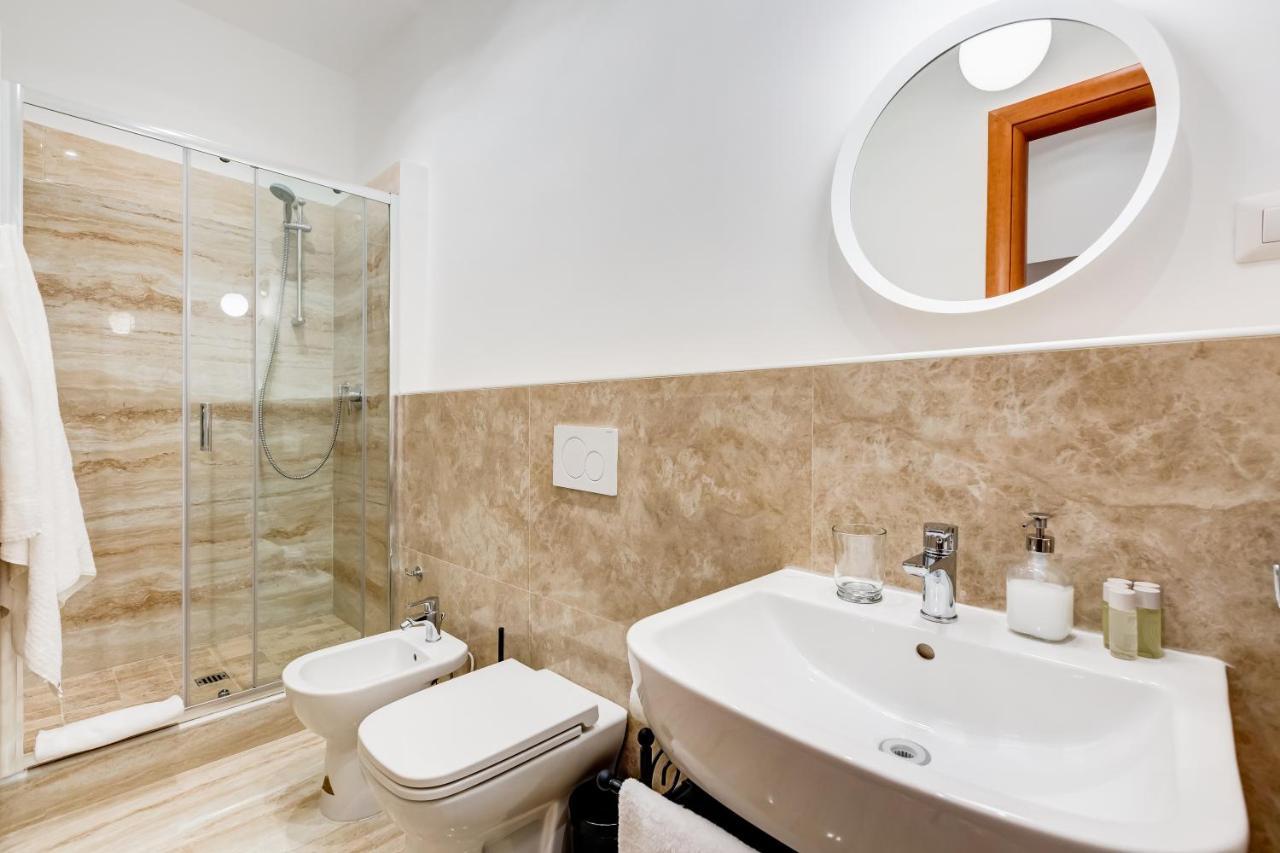 Lovely And Modern Nest Near The Colosseum Rom Exteriör bild